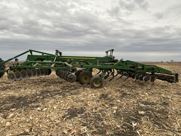 2015 John Deere 2730 Disk Ripper