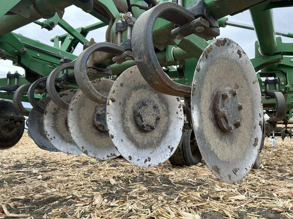 2015 John Deere 2730 Disk Ripper