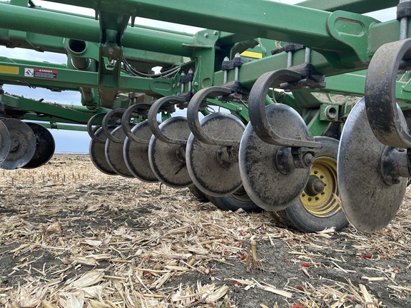 2015 John Deere 2730 Disk Ripper