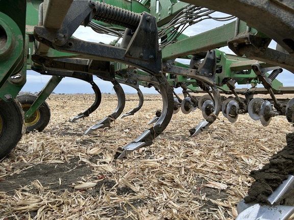 2015 John Deere 2730 Disk Ripper