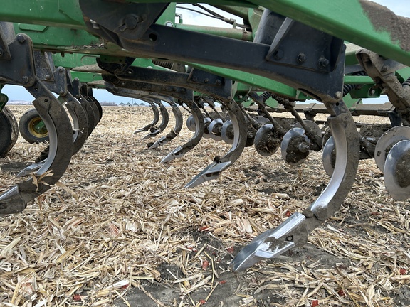 2015 John Deere 2730 Disk Ripper