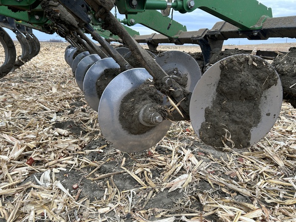 2015 John Deere 2730 Disk Ripper