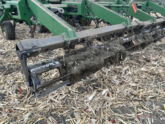 2015 John Deere 2730 Disk Ripper