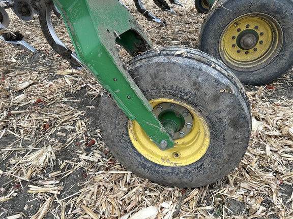 2015 John Deere 2730 Disk Ripper