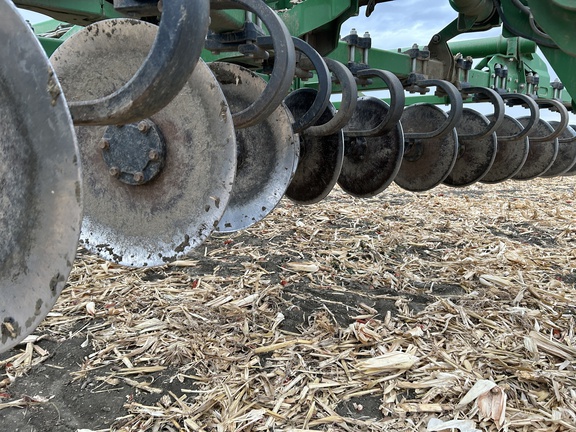 2015 John Deere 2730 Disk Ripper