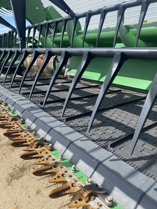 2023 John Deere RD40F Header Combine