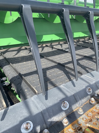 2023 John Deere RD40F Header Combine
