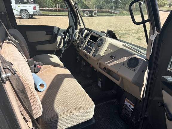2019 John Deere XUV 835R ATV