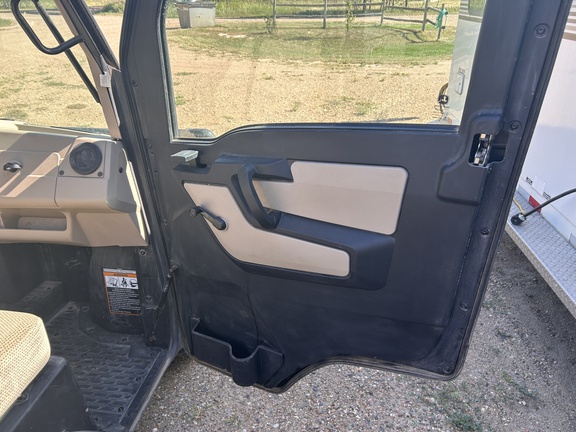 2019 John Deere XUV 835R ATV