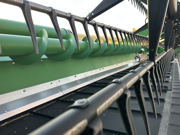 2017 John Deere 640FD Header Combine