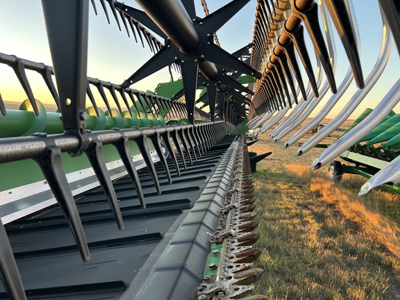 2017 John Deere 640FD Header Combine