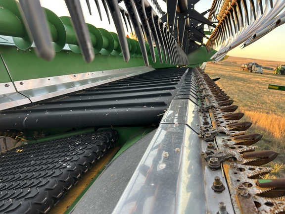 2017 John Deere 640FD Header Combine