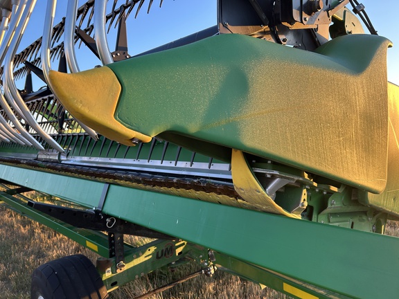 2017 John Deere 640FD Header Combine