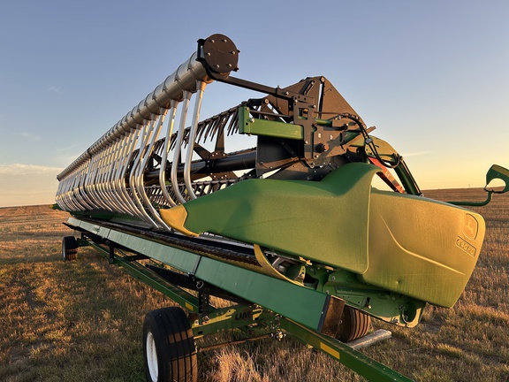 2017 John Deere 640FD Header Combine