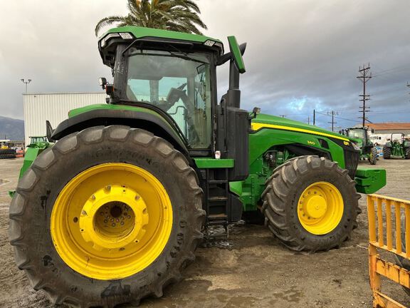 2022 John Deere 8R 340 Tractor