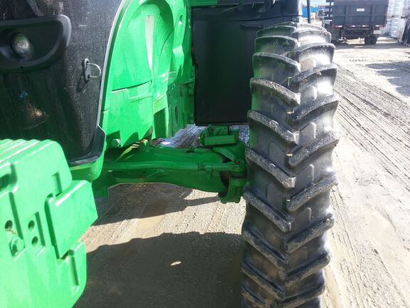 2014 John Deere 7210R Tractor