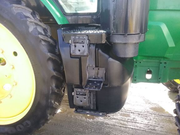 2014 John Deere 7210R Tractor