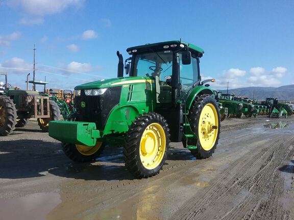 2014 John Deere 7210R Tractor