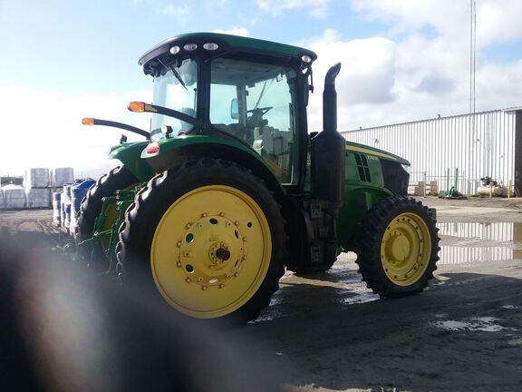 2014 John Deere 7210R Tractor