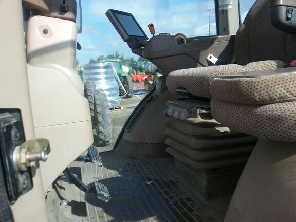 2014 John Deere 7210R Tractor