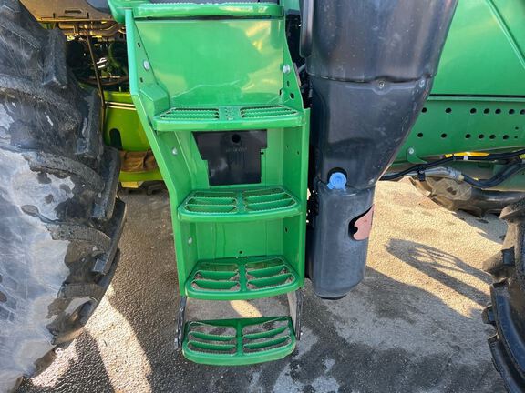 2021 John Deere 6175M Tractor