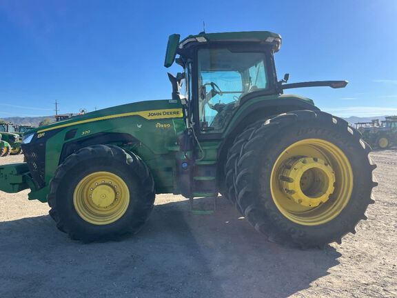 2021 John Deere 8R 370 Tractor