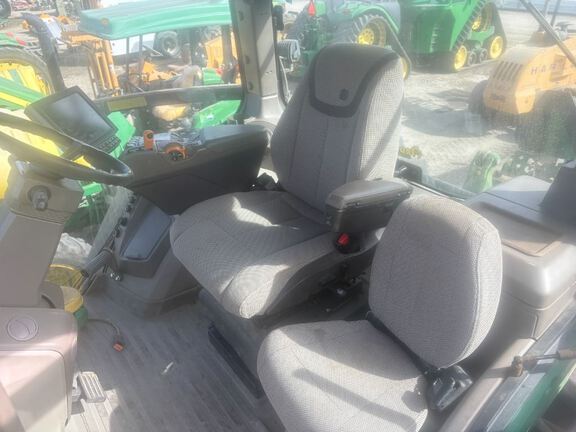 2023 John Deere 9RT 520 Tractor Rubber Track