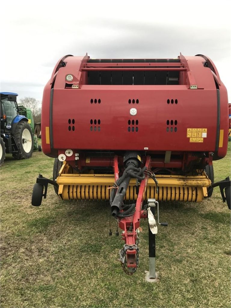 2016 New Holland ROLL-BELT 560 Baler/Round