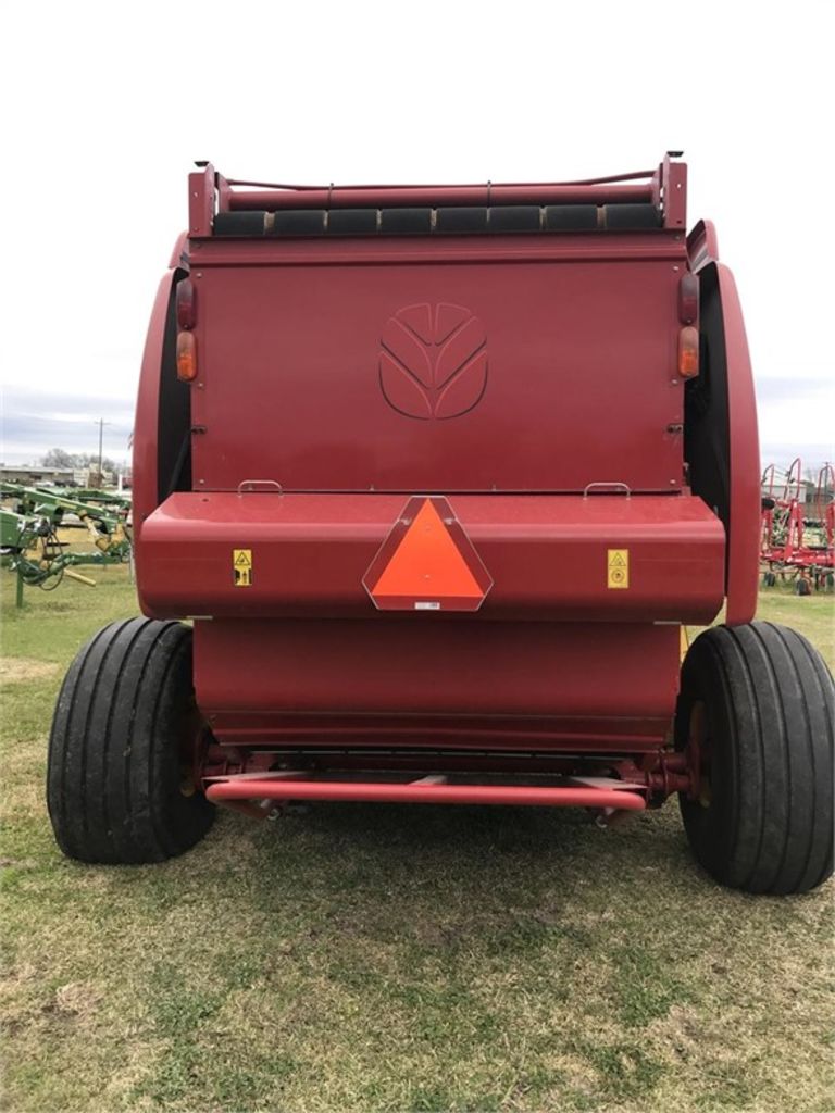 2016 New Holland ROLL-BELT 560 Baler/Round