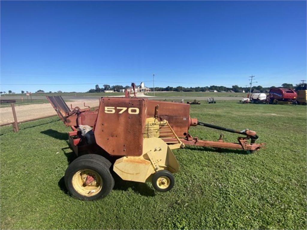 New Holland 570 Misc