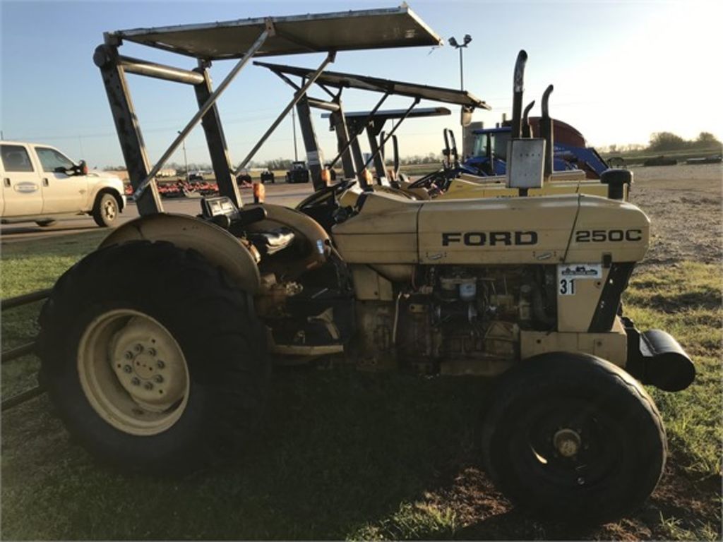 1989 Ford 250C Tractor