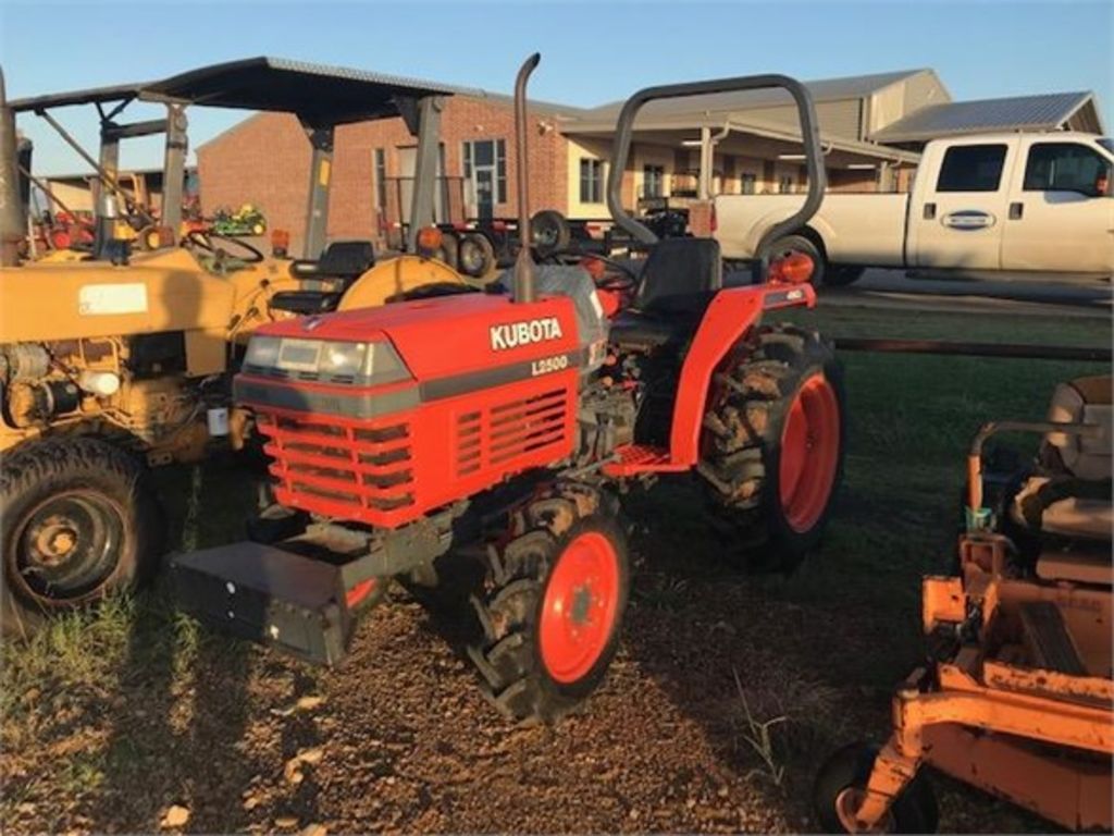 2000 Kubota L2500DT Tractor