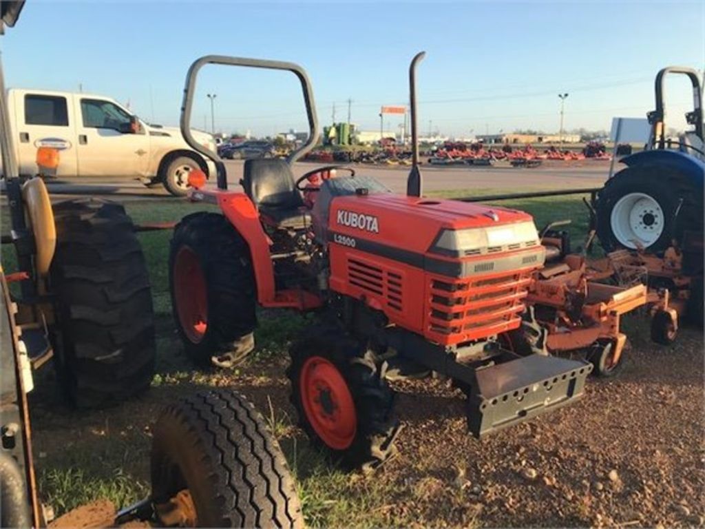 2000 Kubota L2500DT Tractor