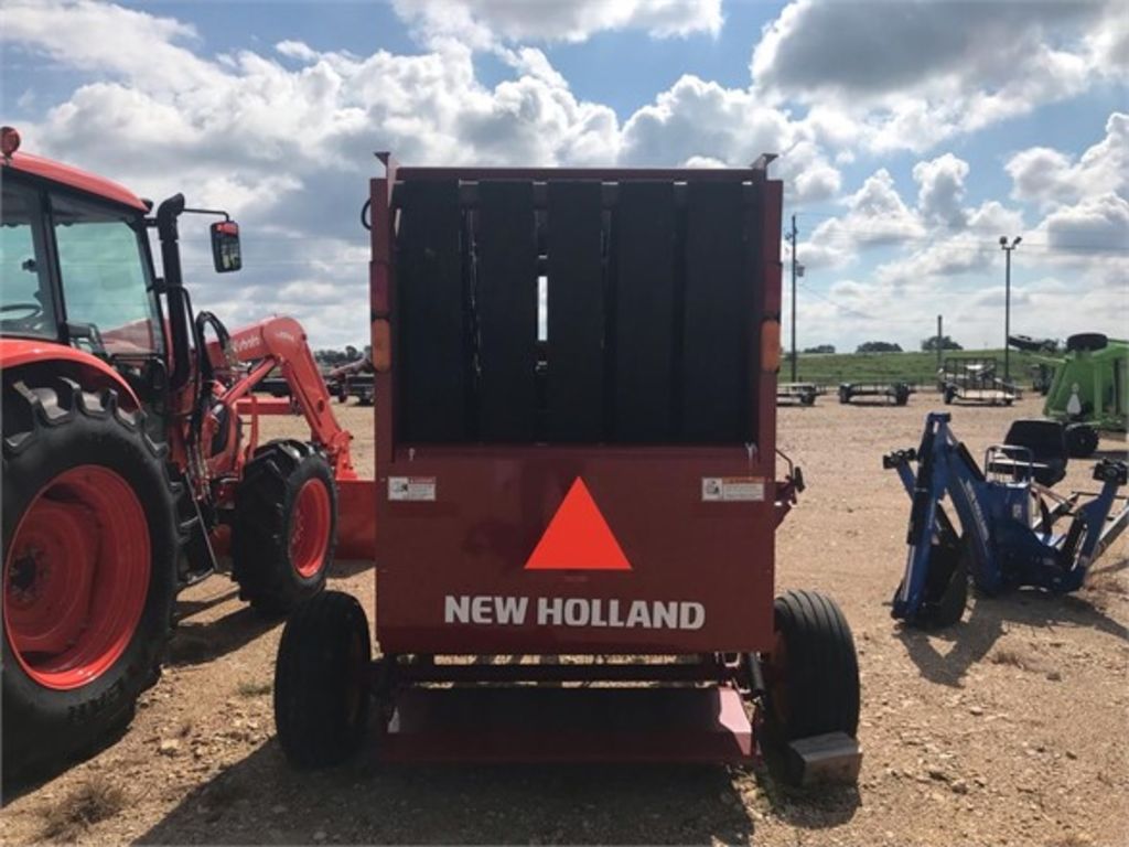 2013 New Holland ROLL-BELT 450 UTILITY Baler/Round