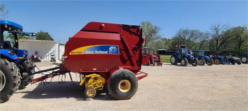 New Holland BR7090 Baler/Round