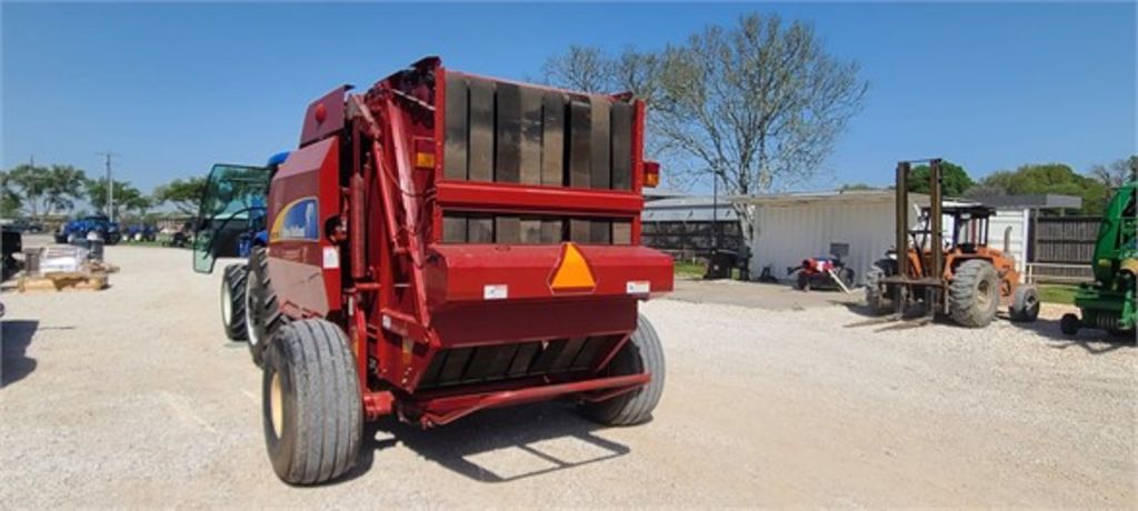 New Holland BR7090 Baler/Round