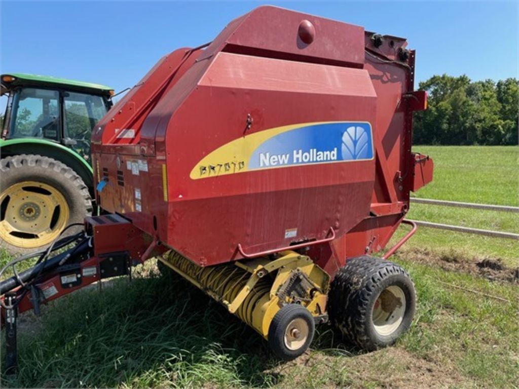 2011 New Holland BR7070 Baler/Round