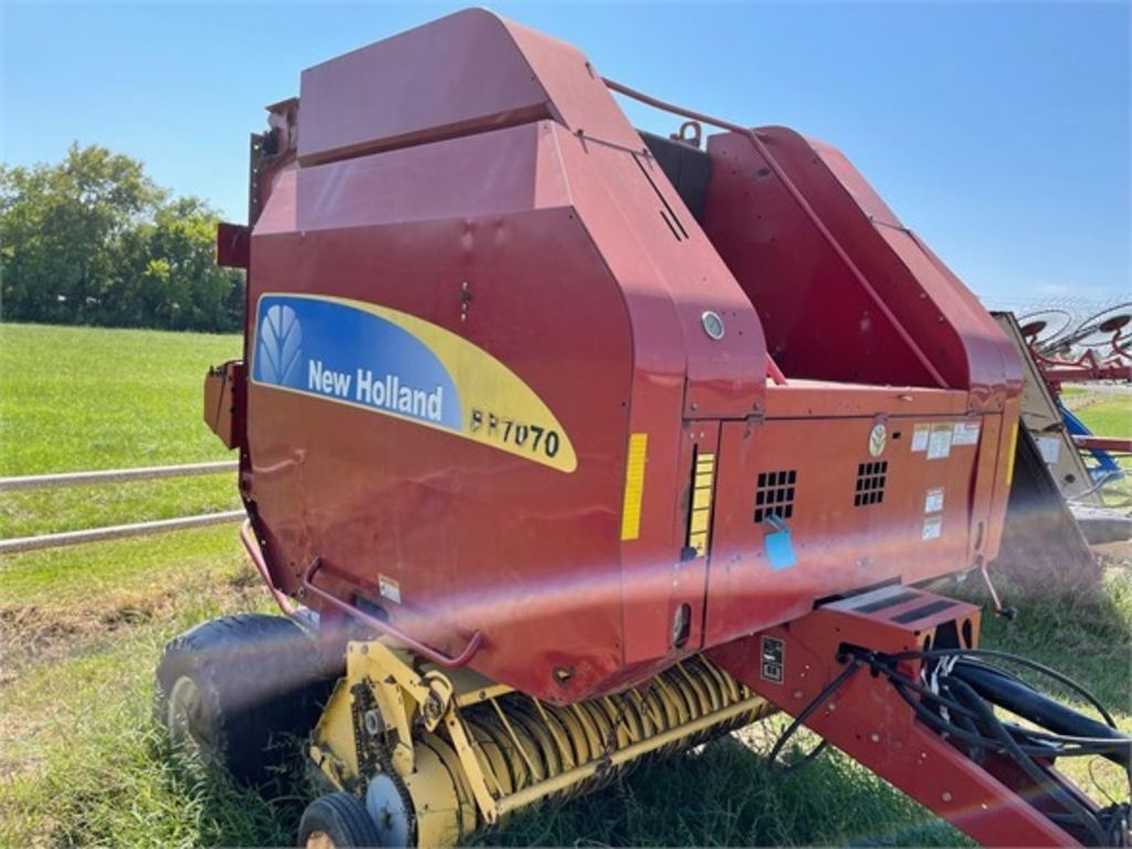 2011 New Holland BR7070 Baler/Round