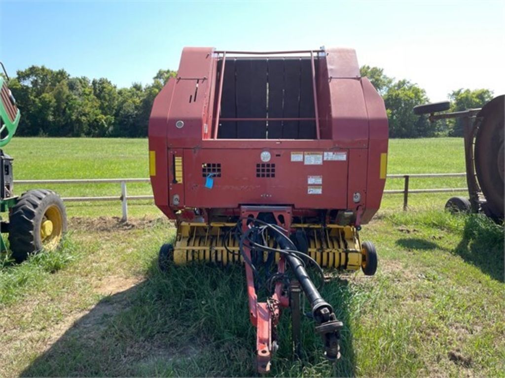 2011 New Holland BR7070 Baler/Round