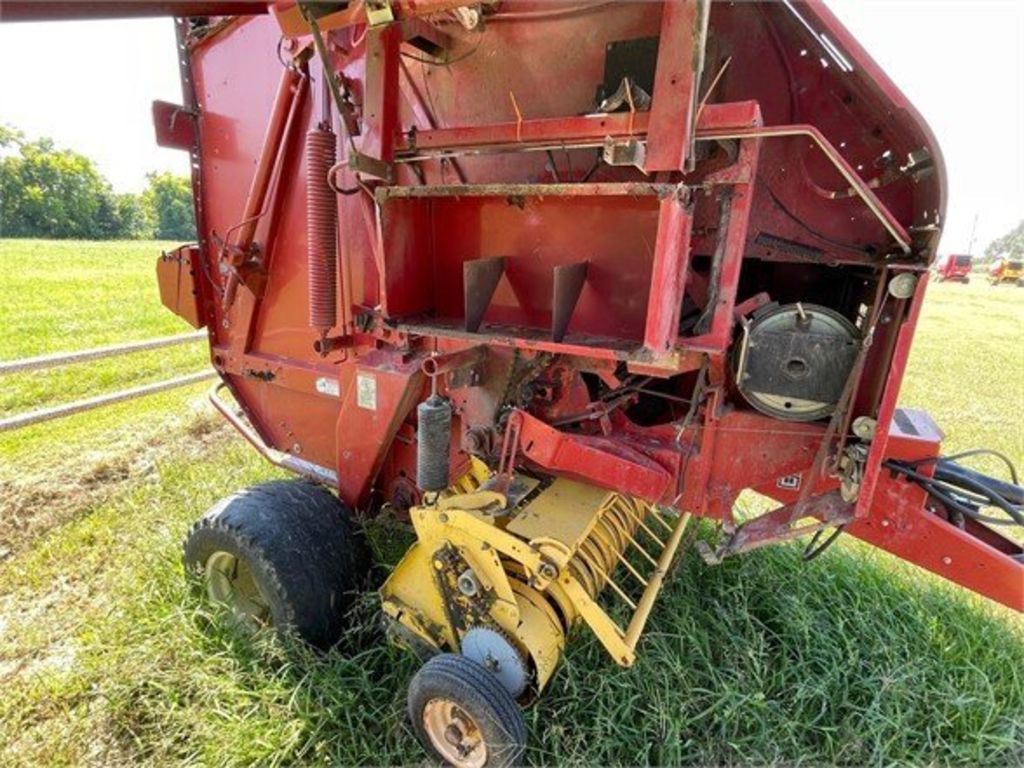 2011 New Holland BR7070 Baler/Round