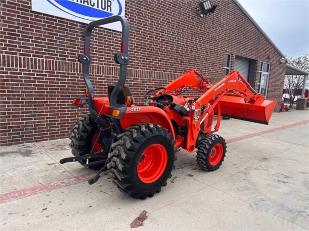 Kubota L3301DT Tractor