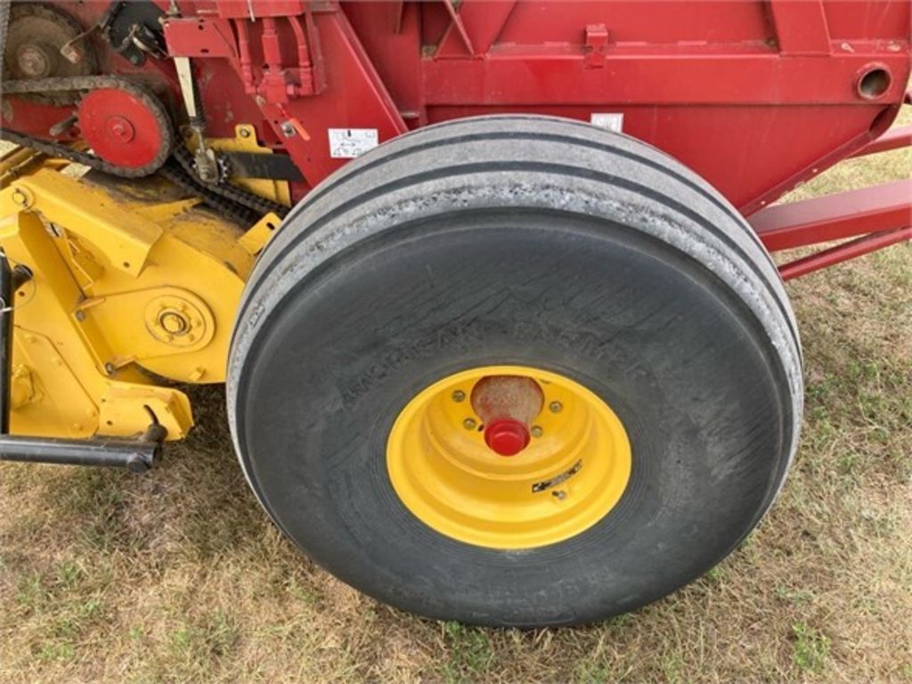 2017 New Holland ROLL-BELT 460 Baler/Round