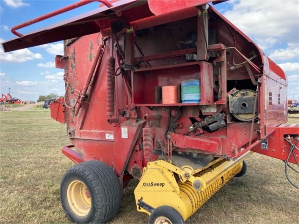 2013 New Holland BR7090 Baler/Round