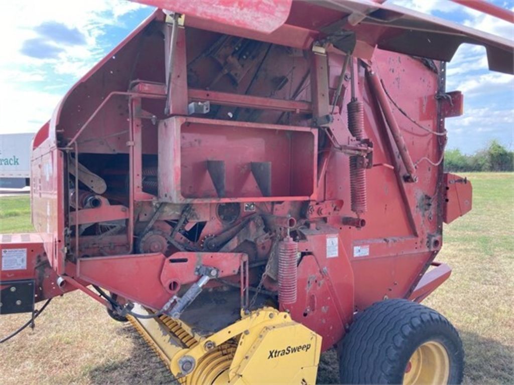 2013 New Holland BR7090 Baler/Round