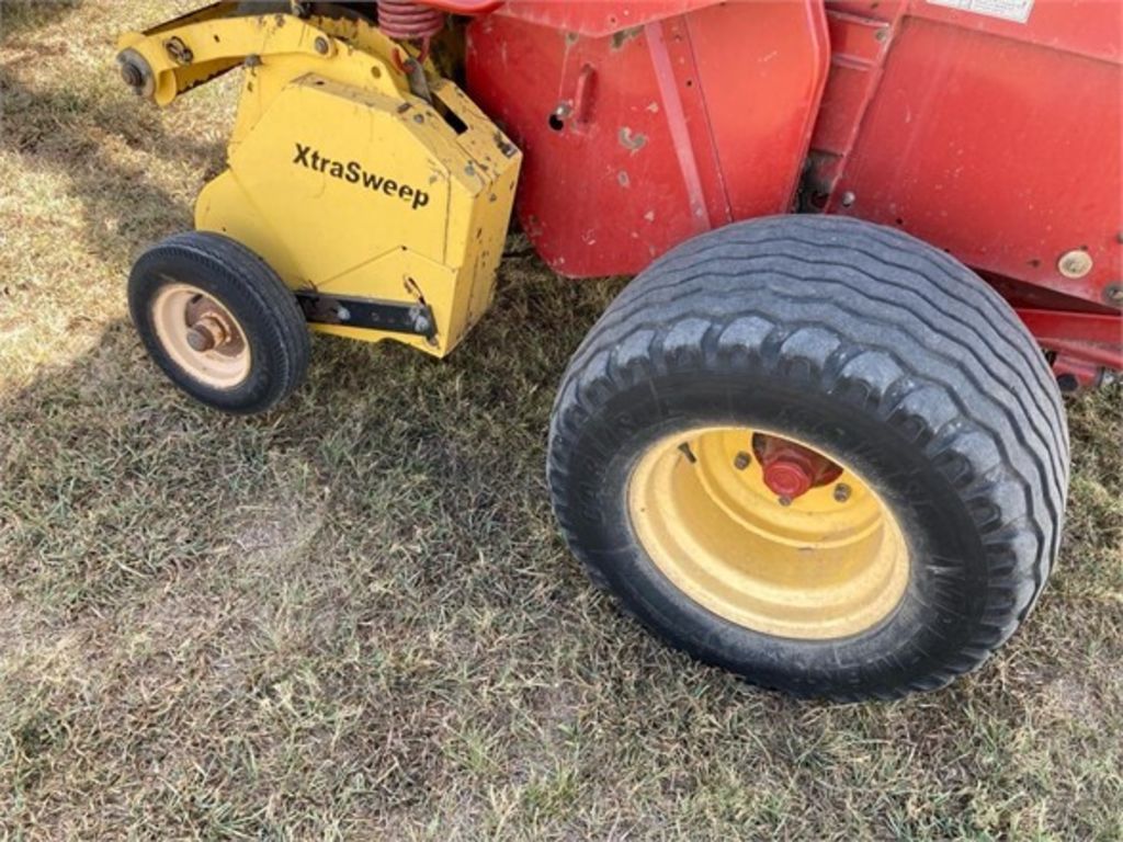 2013 New Holland BR7090 Baler/Round