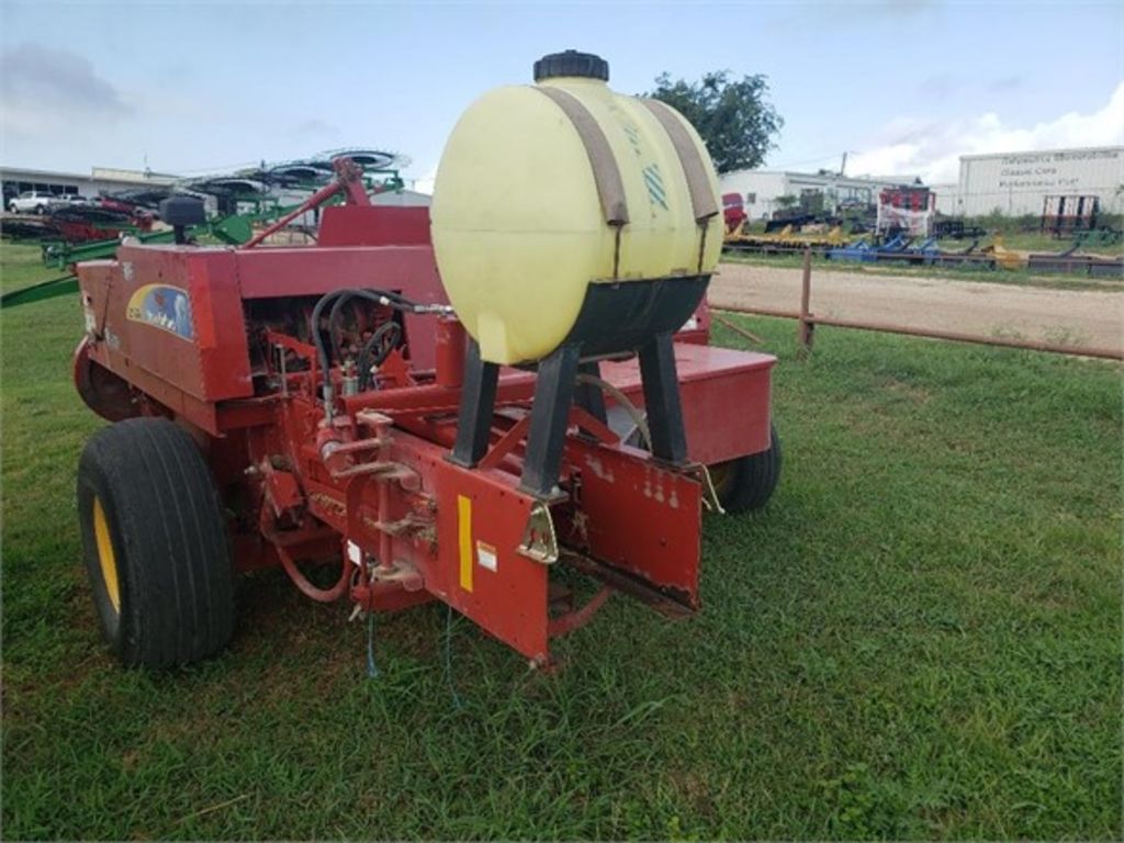 2012 New Holland Baler BC5070 Hayliner Baler/Round