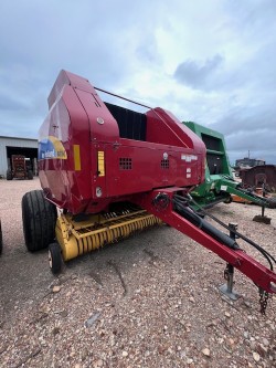 2012 New Holland BR7090 Baler/Round