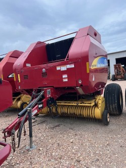 2012 New Holland BR7090 Baler/Round