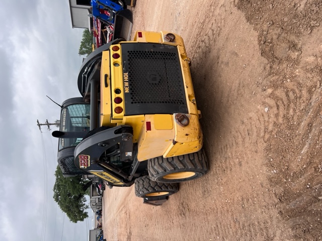 2016 New Holland L228 Skid Steer Loader