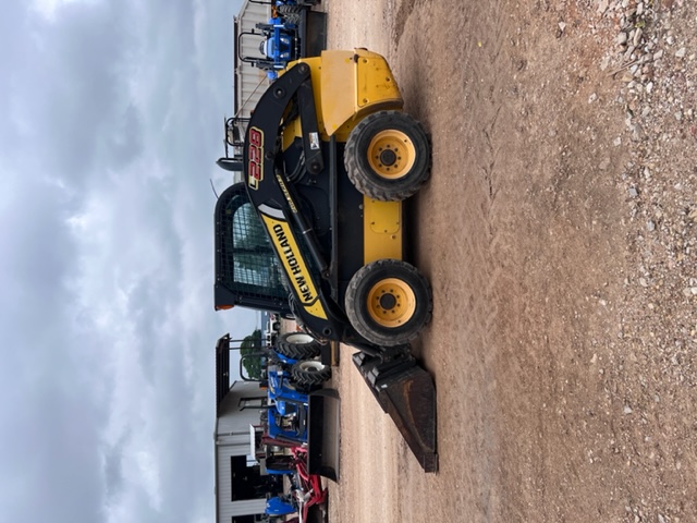 2016 New Holland L228 Skid Steer Loader